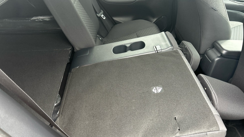Toyota Yaris Cross 1.5 Hybrid Design 5dr CVT Hybrid Estate - Image 18