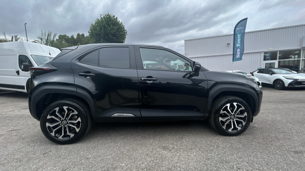 Toyota Yaris Cross 1.5 Hybrid Design 5dr CVT Hybrid Estate - Image 23