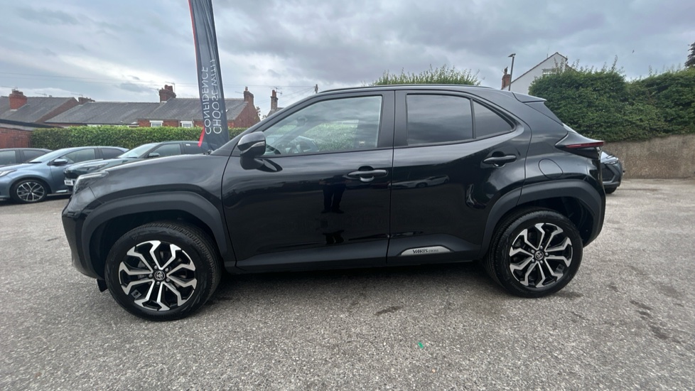 Toyota Yaris Cross 1.5 Hybrid Design 5dr CVT Hybrid Estate - Image 24