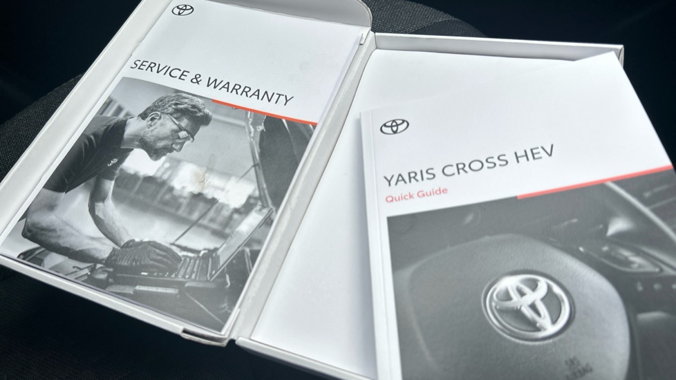 Toyota Yaris Cross 1.5 Hybrid Design 5dr CVT Hybrid Estate - Image 27