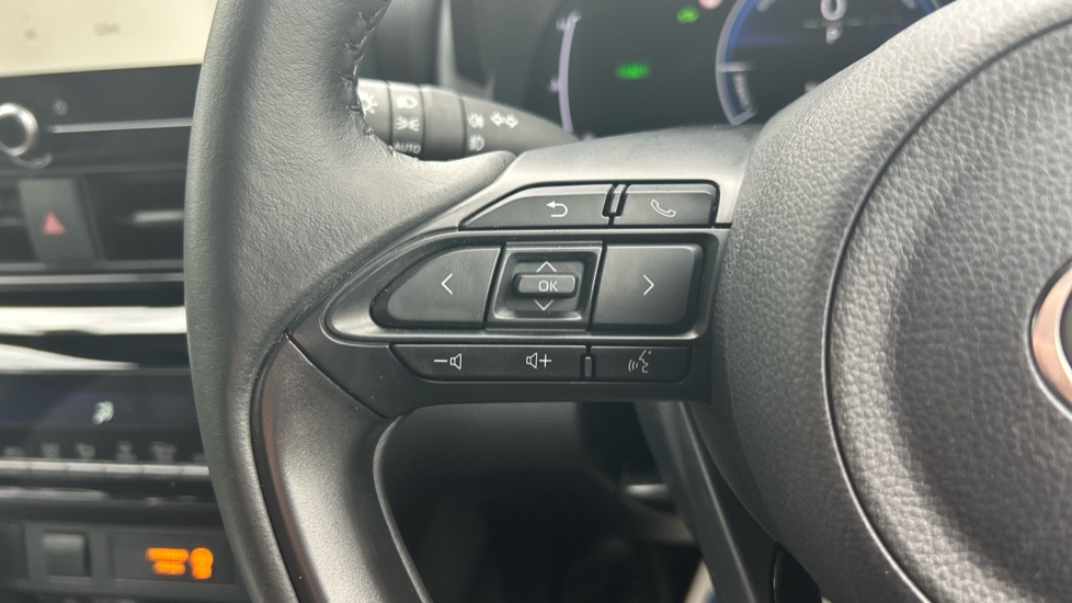 Toyota Yaris Cross 1.5 Hybrid Design 5dr CVT Hybrid Estate - Image 29