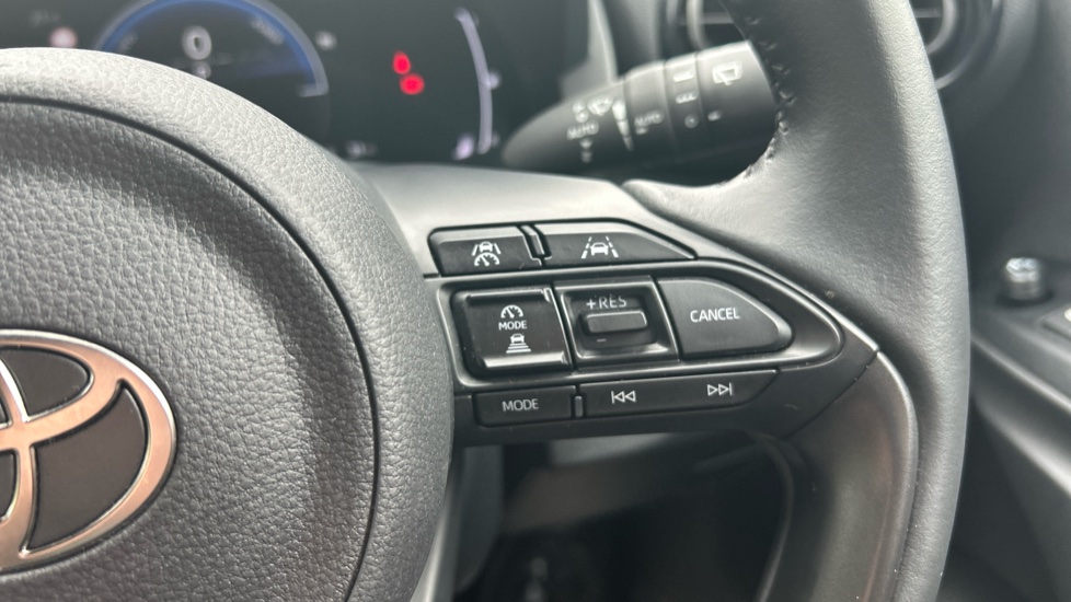 Toyota Yaris Cross 1.5 Hybrid Design 5dr CVT Hybrid Estate - Image 31