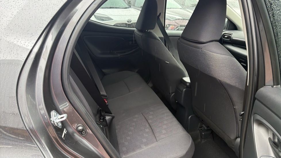 Toyota Yaris 1.5 Hybrid Design 5dr CVT Hybrid Hatchback - Image 8