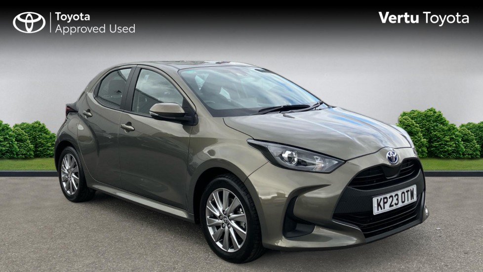 Toyota Yaris 1.5 Hybrid Icon 5dr CVT Hybrid Hatchback - Image 1