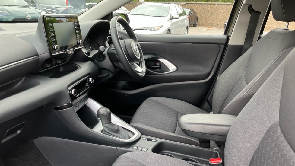 Toyota Yaris 1.5 Hybrid Icon 5dr CVT Hybrid Hatchback - Image 5
