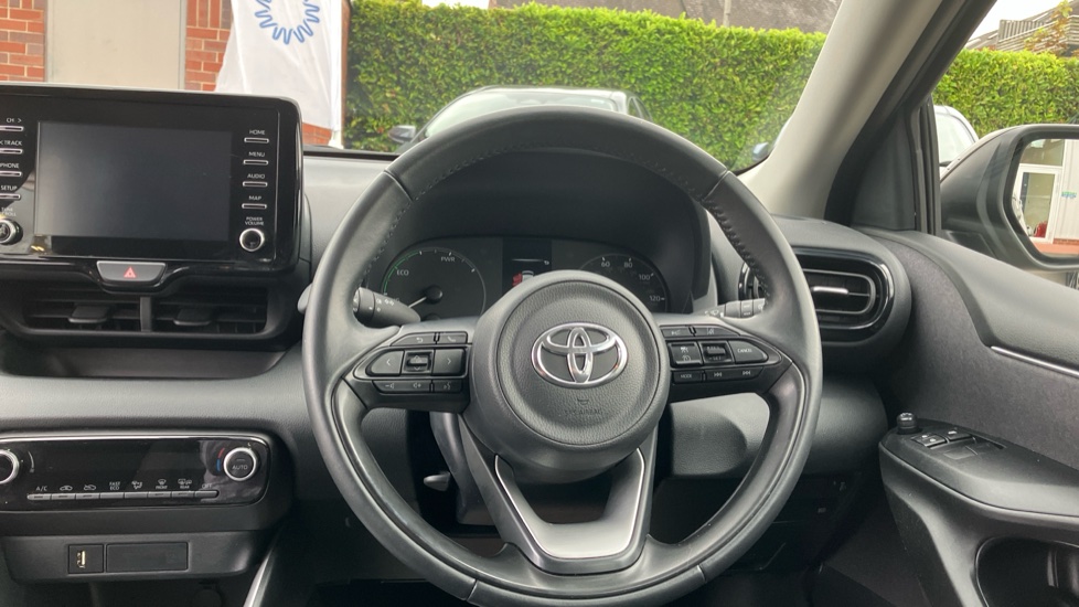 Toyota Yaris 1.5 Hybrid Icon 5dr CVT Hybrid Hatchback - Image 7