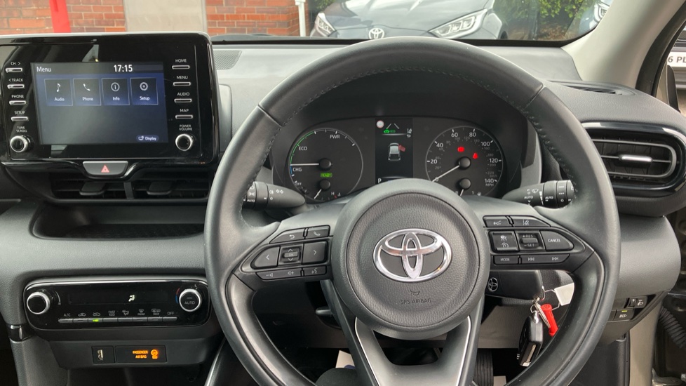 Toyota Yaris 1.5 Hybrid Icon 5dr CVT Hybrid Hatchback - Image 10