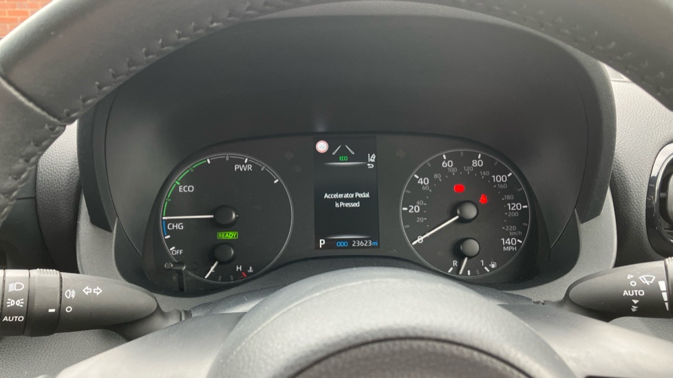 Toyota Yaris 1.5 Hybrid Icon 5dr CVT Hybrid Hatchback - Image 11