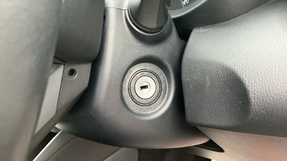 Toyota Yaris 1.5 Hybrid Icon 5dr CVT Hybrid Hatchback - Image 16