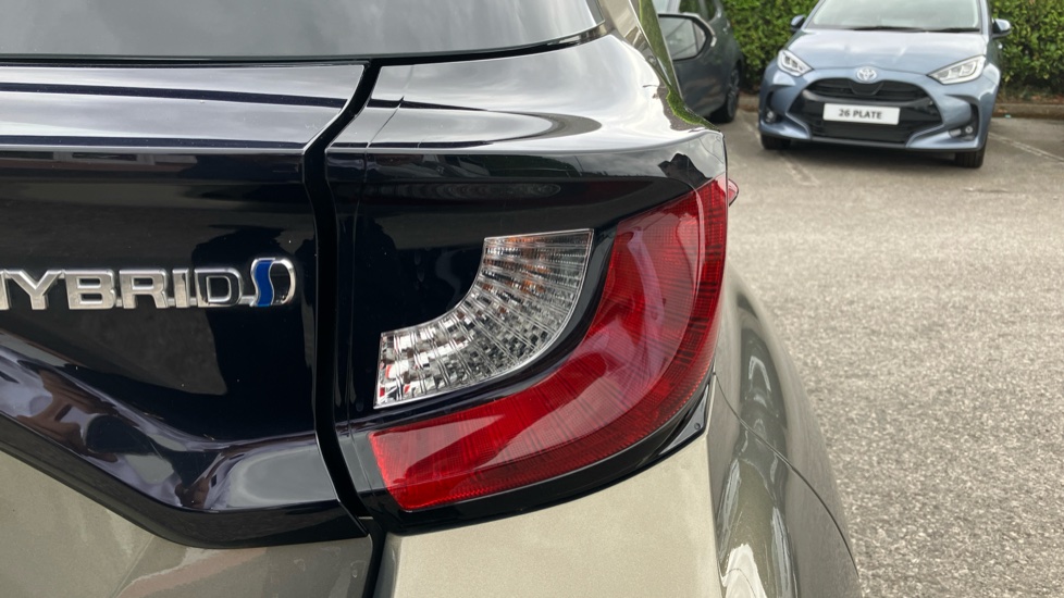 Toyota Yaris 1.5 Hybrid Icon 5dr CVT Hybrid Hatchback - Image 21