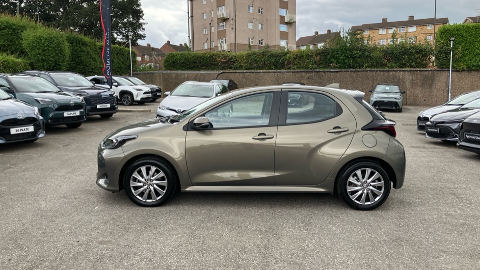 Toyota Yaris 1.5 Hybrid Icon 5dr CVT Hybrid Hatchback - Image 24