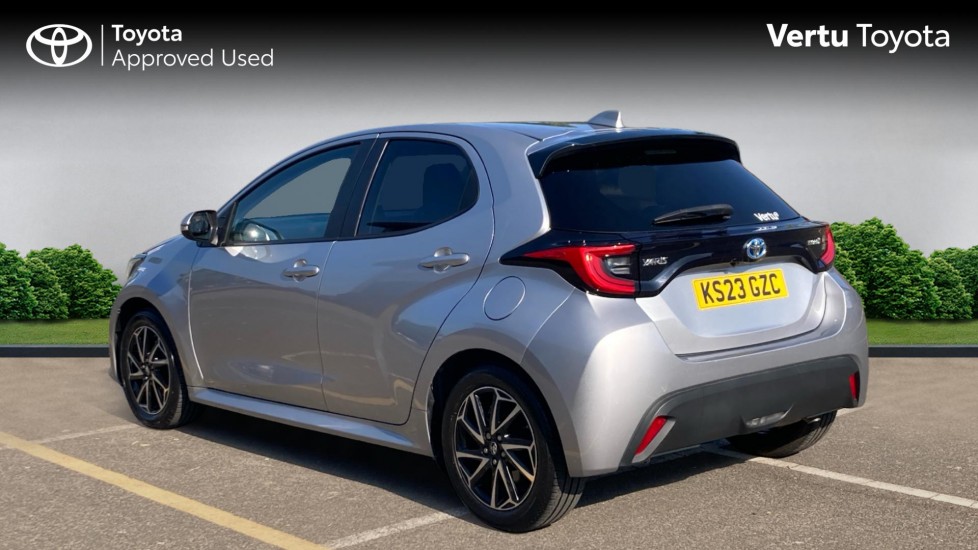 Toyota Yaris 1.5 Hybrid Design 5dr CVT Hybrid Hatchback - Image 4