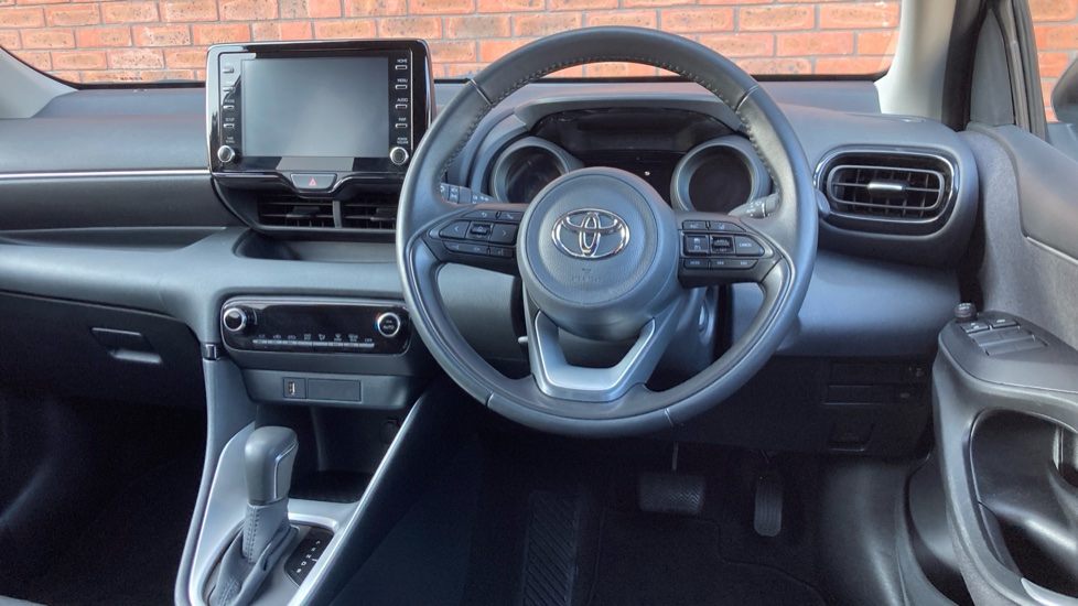Toyota Yaris 1.5 Hybrid Design 5dr CVT Hybrid Hatchback - Image 6
