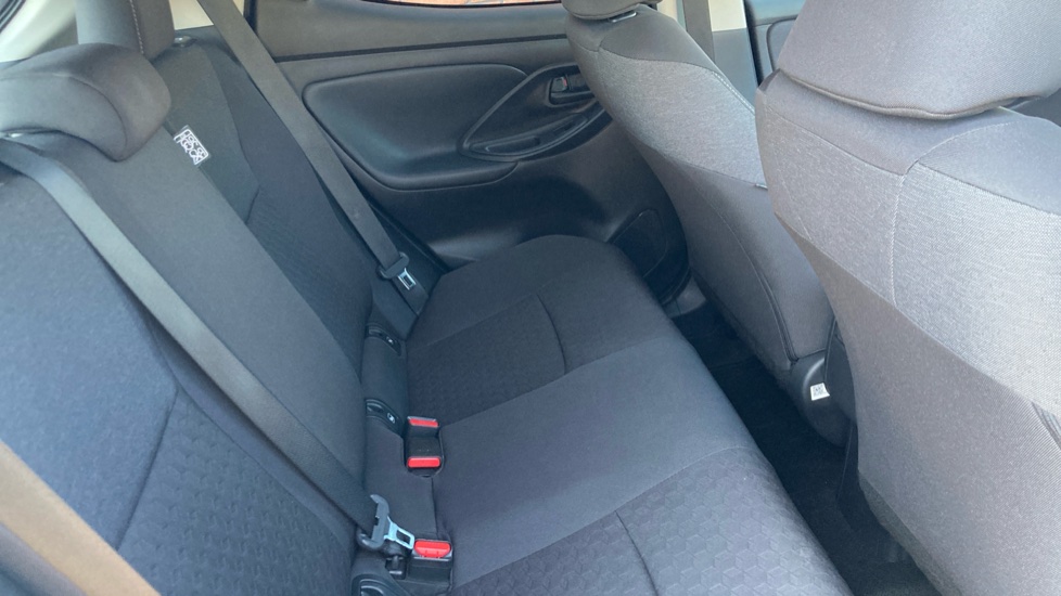 Toyota Yaris 1.5 Hybrid Design 5dr CVT Hybrid Hatchback - Image 8