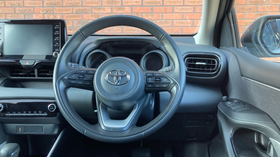 Toyota Yaris 1.5 Hybrid Design 5dr CVT Hybrid Hatchback - Image 10