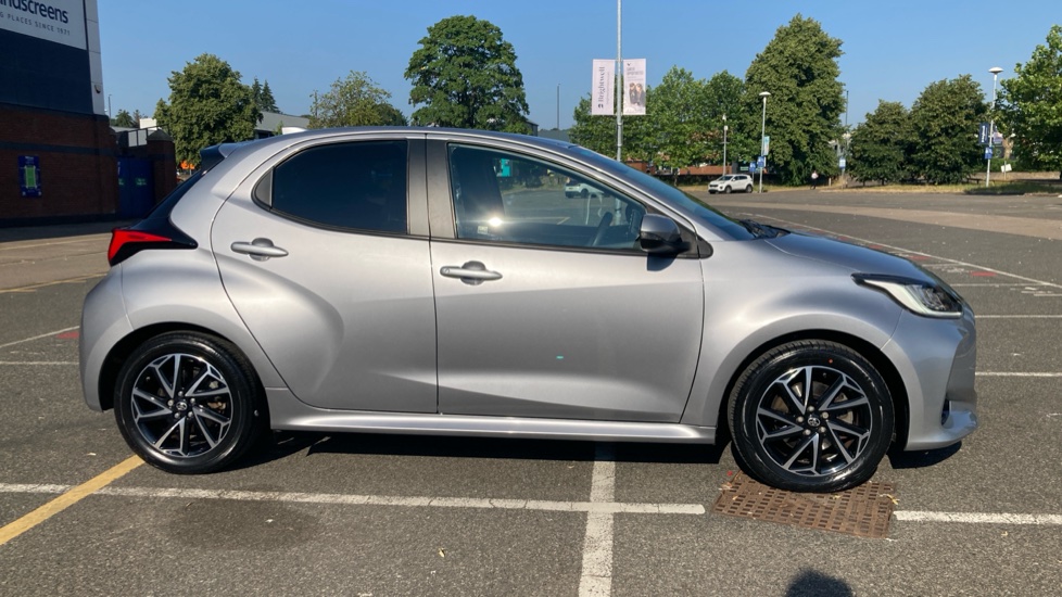 Toyota Yaris 1.5 Hybrid Design 5dr CVT Hybrid Hatchback - Image 23