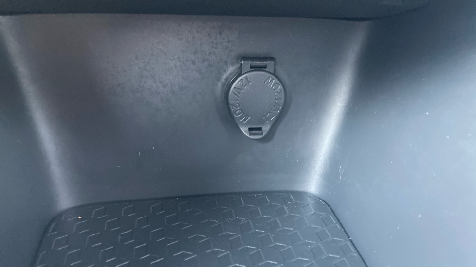 Toyota Yaris 1.5 Hybrid Design 5dr CVT Hybrid Hatchback - Image 36