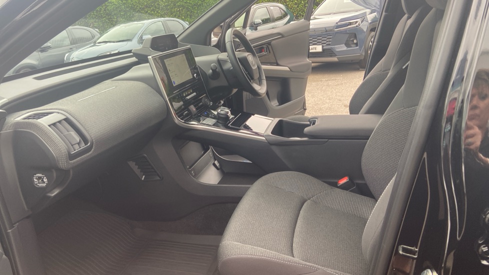 Toyota bZ4X 150kW Pure 71.4kWh 5dr Auto [11kW] Electric Hatchback - Image 5