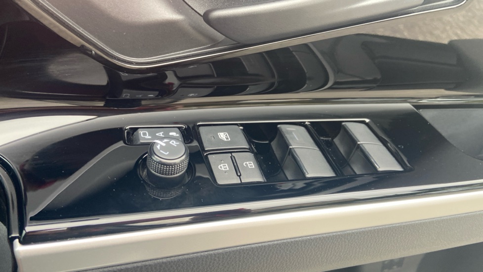 Toyota bZ4X 150kW Pure 71.4kWh 5dr Auto [11kW] Electric Hatchback - Image 35