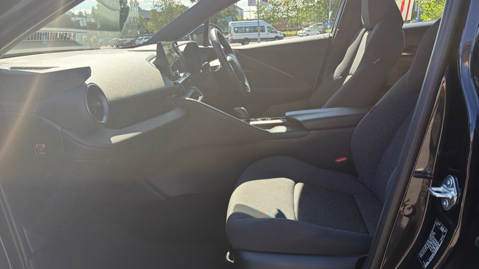Toyota C-HR 1.8 Hybrid Icon 5dr CVT Hybrid Hatchback - Image 5