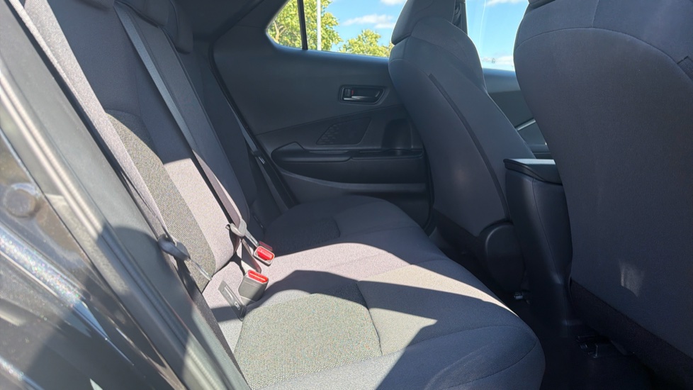 Toyota C-HR 1.8 Hybrid Icon 5dr CVT Hybrid Hatchback - Image 8