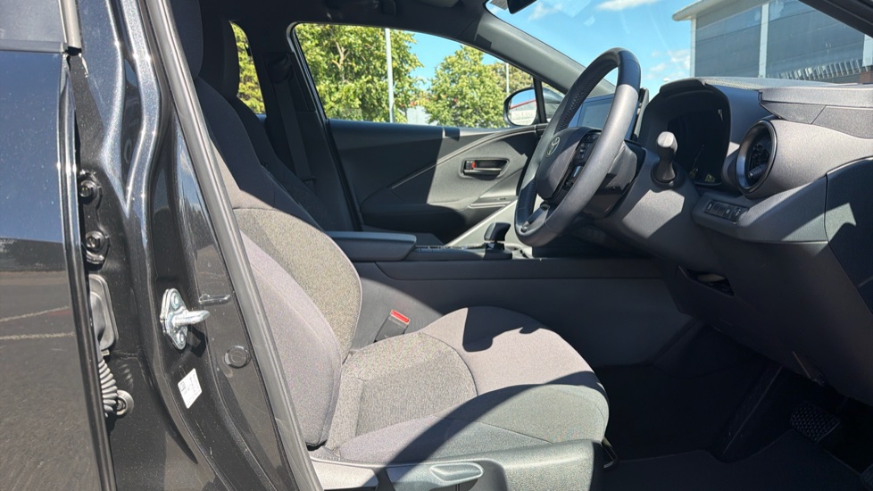 Toyota C-HR 1.8 Hybrid Icon 5dr CVT Hybrid Hatchback - Image 12