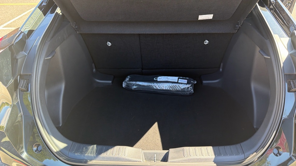 Toyota C-HR 1.8 Hybrid Icon 5dr CVT Hybrid Hatchback - Image 13