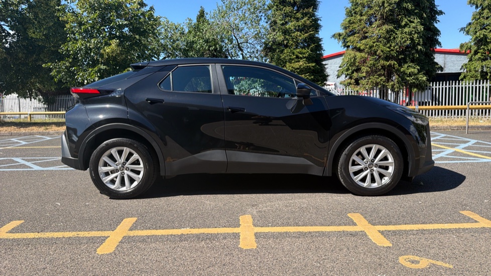 Toyota C-HR 1.8 Hybrid Icon 5dr CVT Hybrid Hatchback - Image 24