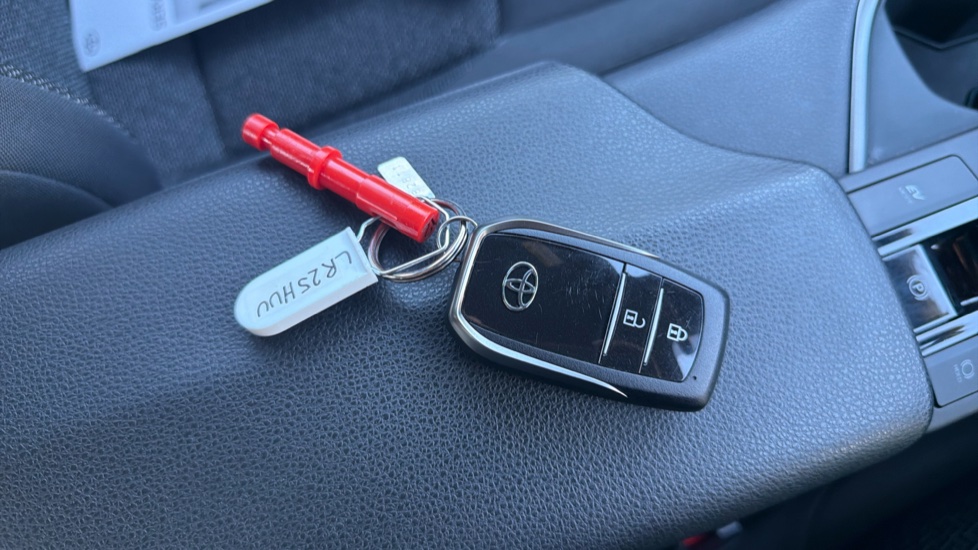 Toyota C-HR 1.8 Hybrid Icon 5dr CVT Hybrid Hatchback - Image 28