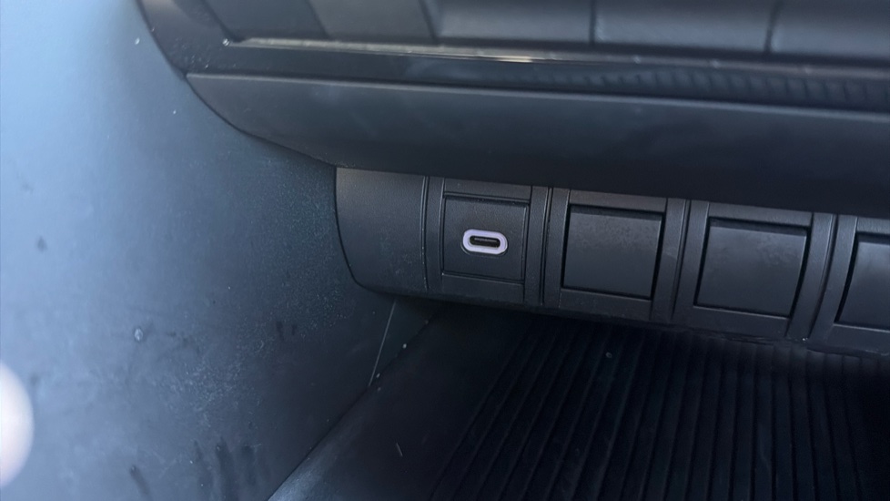 Toyota C-HR 1.8 Hybrid Icon 5dr CVT Hybrid Hatchback - Image 37