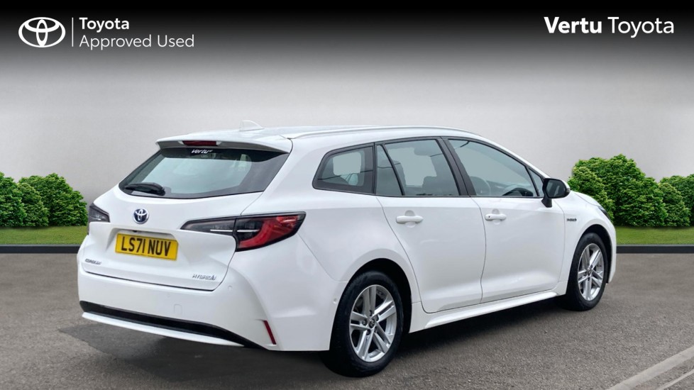 Toyota Corolla 1.8 VVT-i Hybrid Icon Tech 5dr CVT Hybrid Estate - Image 2
