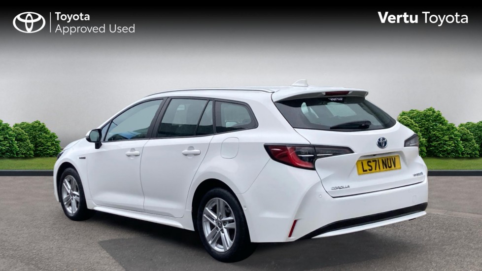 Toyota Corolla 1.8 VVT-i Hybrid Icon Tech 5dr CVT Hybrid Estate - Image 4