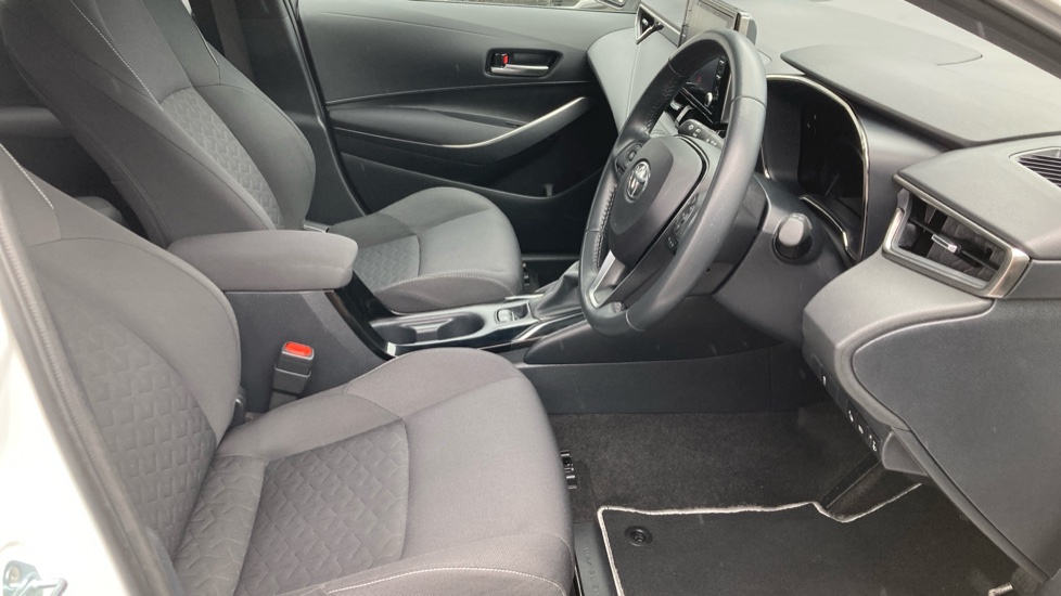Toyota Corolla 1.8 VVT-i Hybrid Icon Tech 5dr CVT Hybrid Estate - Image 12