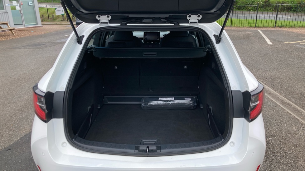 Toyota Corolla 1.8 VVT-i Hybrid Icon Tech 5dr CVT Hybrid Estate - Image 13