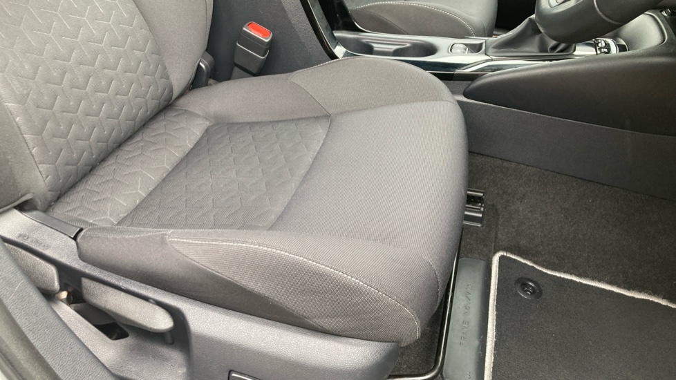 Toyota Corolla 1.8 VVT-i Hybrid Icon Tech 5dr CVT Hybrid Estate - Image 17