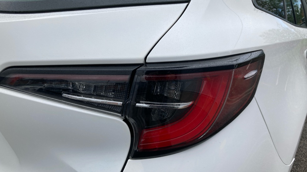 Toyota Corolla 1.8 VVT-i Hybrid Icon Tech 5dr CVT Hybrid Estate - Image 21