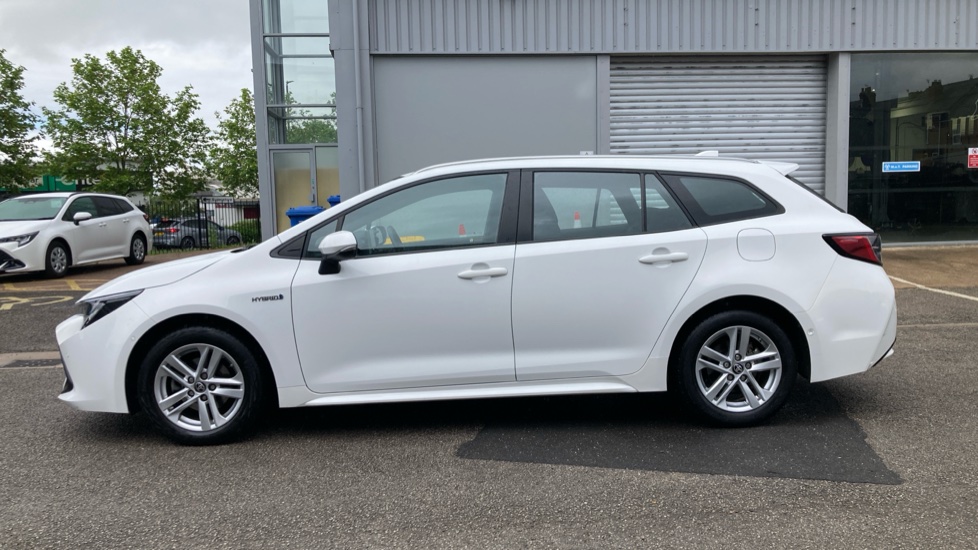 Toyota Corolla 1.8 VVT-i Hybrid Icon Tech 5dr CVT Hybrid Estate - Image 24