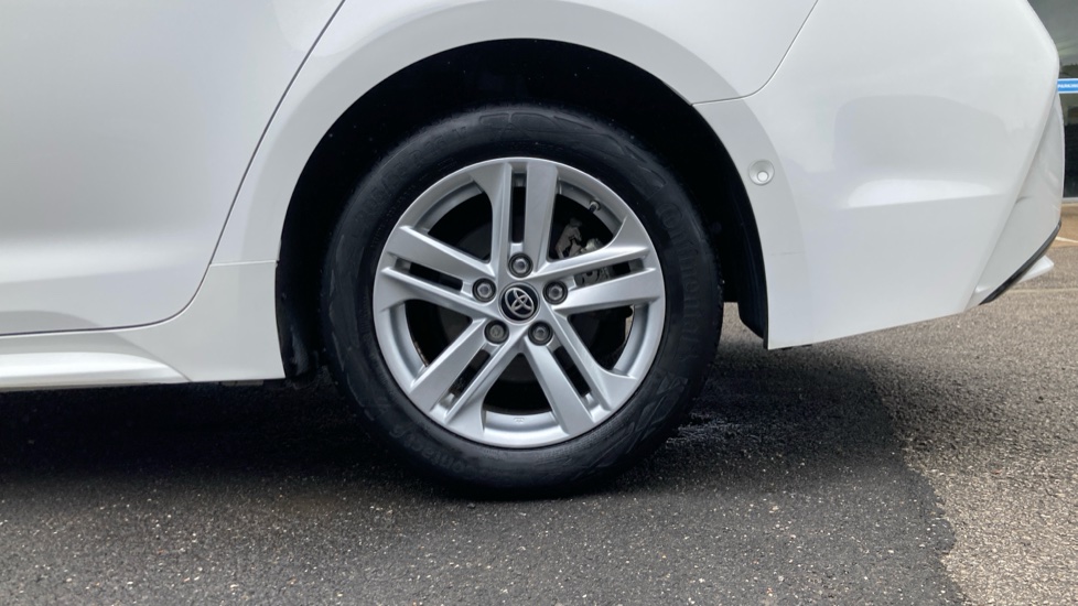 Toyota Corolla 1.8 VVT-i Hybrid Icon Tech 5dr CVT Hybrid Estate - Image 25