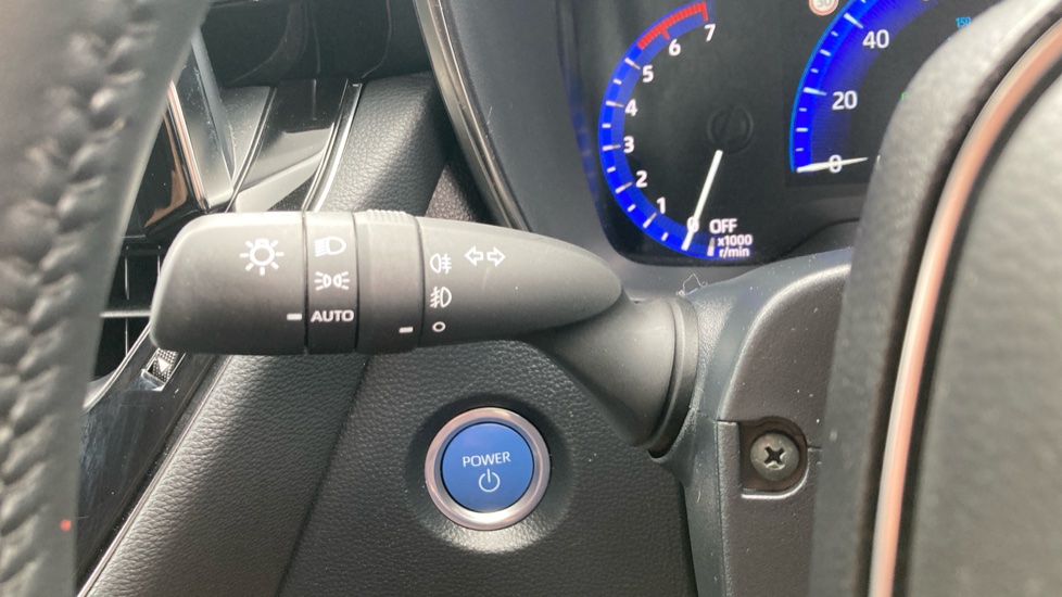 Toyota Corolla 1.8 VVT-i Hybrid Icon Tech 5dr CVT Hybrid Estate - Image 32
