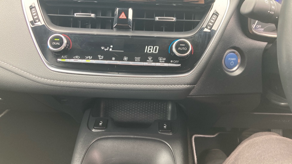 Toyota Corolla 1.8 VVT-i Hybrid Icon Tech 5dr CVT Hybrid Estate - Image 34