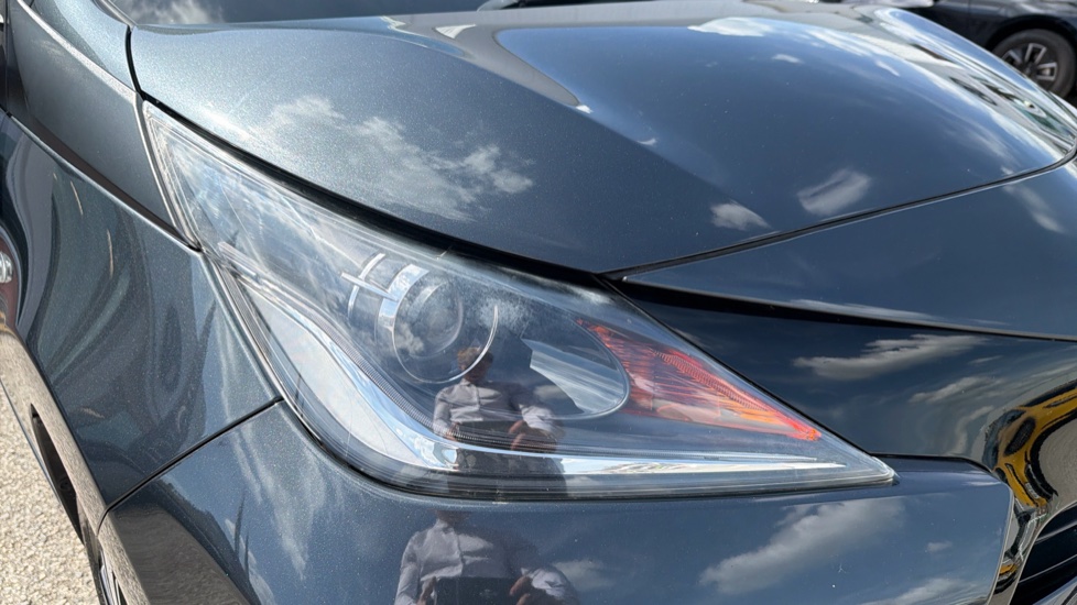 Toyota Aygo 1.0 VVT-i X-Clusiv 3 5dr Petrol Hatchback - Image 20