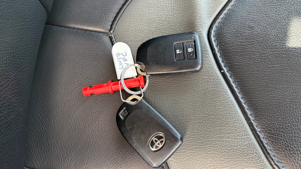 Toyota Aygo 1.0 VVT-i X-Clusiv 3 5dr Petrol Hatchback - Image 28