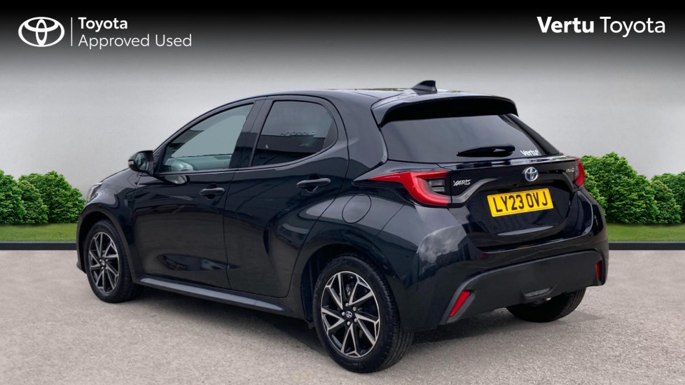 Toyota Yaris 1.5 Hybrid Design 5dr CVT Hybrid Hatchback - Image 4