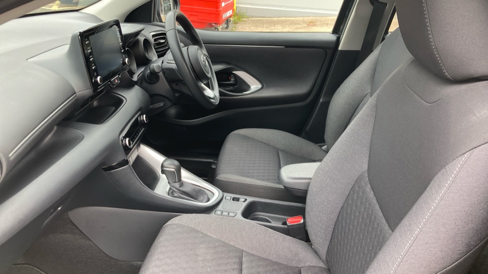 Toyota Yaris 1.5 Hybrid Design 5dr CVT Hybrid Hatchback - Image 5