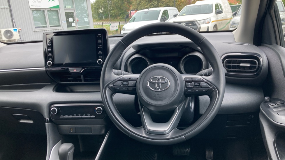 Toyota Yaris 1.5 Hybrid Design 5dr CVT Hybrid Hatchback - Image 7