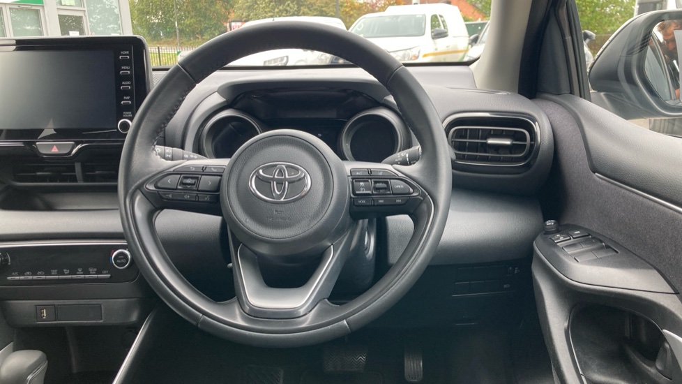 Toyota Yaris 1.5 Hybrid Design 5dr CVT Hybrid Hatchback - Image 10