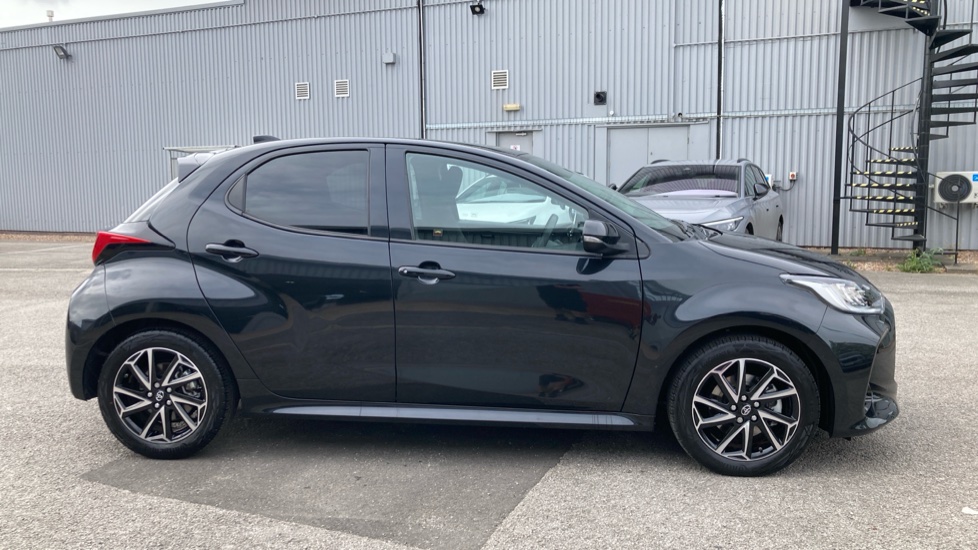 Toyota Yaris 1.5 Hybrid Design 5dr CVT Hybrid Hatchback - Image 23