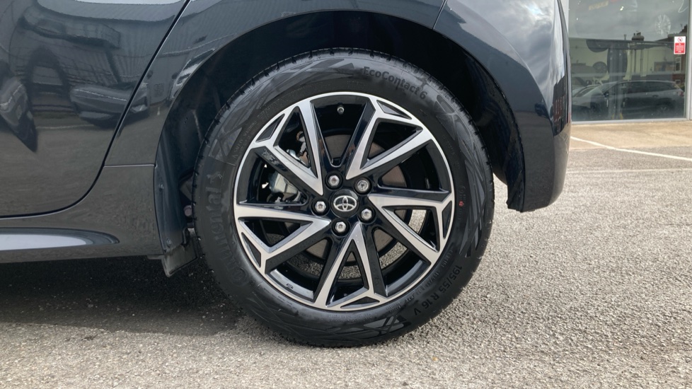Toyota Yaris 1.5 Hybrid Design 5dr CVT Hybrid Hatchback - Image 25