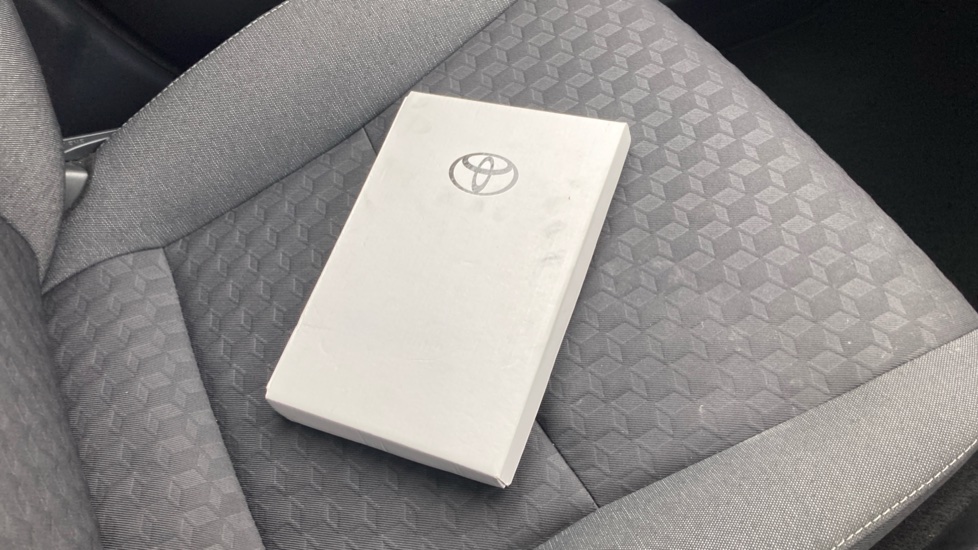 Toyota Yaris 1.5 Hybrid Design 5dr CVT Hybrid Hatchback - Image 27