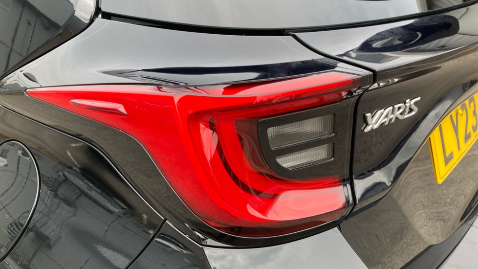 Toyota Yaris 1.5 Hybrid Design 5dr CVT Hybrid Hatchback - Image 40